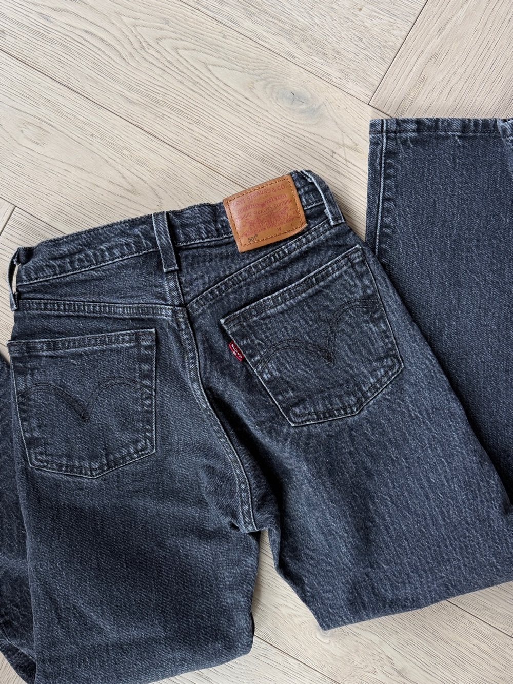 Levi's Women's Straight Leg 501 Black Denim Jeans size 23